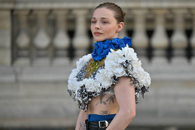 PFW Louis Vuitton Outside Arrivals Chloe Grace Moretz arriving at Louis Vuitton show during Paris Fashion Week, in Paris, France on 6 October 2026. Photo by Julien Reynaud APS-Medias ABACAPRESS.COM Paris France  Copyright: xReynaudxJulien APS-Medias ABACAx
