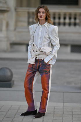 PFW Louis Vuitton Outside Arrivals Giulia Maenza arriving at Louis Vuitton show during Paris Fashion Week, in Paris, France on 6 October 2026. Photo by Julien Reynaud APS-Medias ABACAPRESS.COM Paris France  Copyright: xReynaudxJulien APS-Medias ABACAx