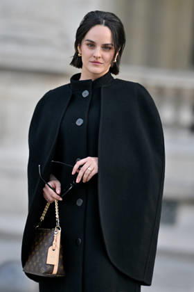 PFW Louis Vuitton Outside Arrivals Noemie Merlant arriving at Louis Vuitton show during Paris Fashion Week, in Paris, France on 6 October 2026. Photo by Julien Reynaud APS-Medias ABACAPRESS.COM Paris France  Copyright: xReynaudxJulien APS-Medias ABACAx