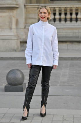 PFW Louis Vuitton Outside Arrivals Rhea Seehorn arriving at Louis Vuitton show during Paris Fashion Week, in Paris, France on 6 October 2026. Photo by Julien Reynaud APS-Medias ABACAPRESS.COM Paris France  Copyright: xReynaudxJulien APS-Medias ABACAx