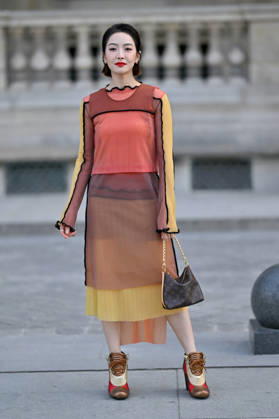 PFW Louis Vuitton Outside Arrivals Victoria Song arriving at Louis Vuitton show during Paris Fashion Week, in Paris, France on 6 October 2026. Photo by Julien Reynaud APS-Medias ABACAPRESS.COM Paris France  Copyright: xReynaudxJulien APS-Medias ABACAx