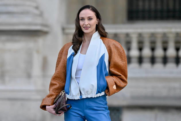 PFW Louis Vuitton Outside Arrivals Sophie Turner arriving at Louis Vuitton show during Paris Fashion Week, in Paris, France on 6 October 2026. Photo by Julien Reynaud APS-Medias ABACAPRESS.COM Paris France  Copyright: xReynaudxJulien APS-Medias ABACAx