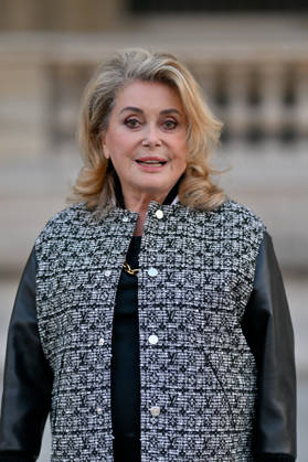 PFW Louis Vuitton Outside Arrivals Catherine Deneuve arriving at Louis Vuitton show during Paris Fashion Week, in Paris, France on 6 October 2026. Photo by Julien Reynaud APS-Medias ABACAPRESS.COM Paris France  Copyright: xReynaudxJulien APS-Medias ABACAx