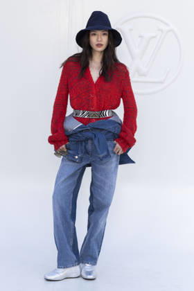 Elaine Zhong at the photocall for the Louis Vuitton Spring Summer 2027 Women’s Ready-to-Wear collection during Paris Fashion Week (PFW) at the Cité internationale universitaire de Paris, France, on October 6, 2026. Olivier Borde, Bestimage. Photocall at the Louis Vuitton Women’s Ready-to-Wear Spring Summer 2027 show as part of Paris Fashion Week on October 6, 2026, in Paris, France.  Copyright: xOLIVIERxBORDEx xBESTIMAGExOLIVIERxBORDEx xBESTIMAGEx