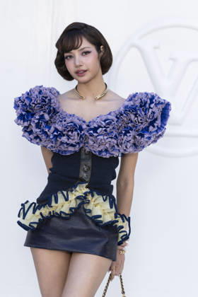 Lisa at the photocall for the Louis Vuitton Women’s Ready-to-Wear Spring Summer 2027 show during Paris Fashion Week (PFW) at the Cité internationale universitaire de Paris, France, on October 6, 2026. Olivier Borde, Bestimage. Photocall at the Louis Vuitton Women’s Ready-to-Wear Spring Summer 2027 show as part of Paris Fashion Week on October 6, 2026, in Paris, France.  Copyright: xOLIVIERxBORDEx xBESTIMAGExOLIVIERxBORDEx xBESTIMAGEx