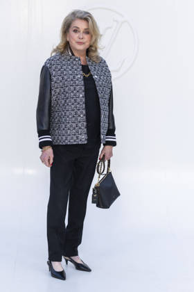 Catherine Deneuve at the photocall for the Louis Vuitton Women’s Ready-to-Wear Spring Summer 2027 show during Paris Fashion Week (PFW) at the Cité internationale universitaire de Paris, France, on October 6, 2026. Olivier Borde, Bestimage. Photocall at the Louis Vuitton Women’s Ready-to-Wear Spring Summer 2027 show as part of Paris Fashion Week on October 6, 2026, in Paris, France.  Copyright: xOLIVIERxBORDEx xBESTIMAGExOLIVIERxBORDEx xBESTIMAGEx