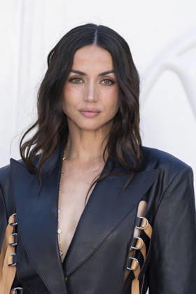 Ana de Armas at the photocall for the Louis Vuitton Spring Summer 2027 Women’s Ready-to-Wear collection during Paris Fashion Week (PFW) at the Cité internationale universitaire de Paris, France, on October 6, 2026. Olivier Borde, Bestimage. Photocall at the Louis Vuitton Women’s Ready-to-Wear Spring Summer 2027 show as part of Paris Fashion Week on October 6, 2026, in Paris, France.  Copyright: xOLIVIERxBORDEx xBESTIMAGExOLIVIERxBORDEx xBESTIMAGEx