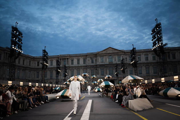PFW - Louis Vuitton Runway - Paris A model presents a creation for Louis Vuitton Women s Spring Summer 2027 collection fashion show as part of the Paris Fashion Week, in Paris, France on October 6, 2026. Photo by Alexis Jumeau ABACAPRESS.COM Paris France Copyright: xJumeauxAlexis ABACAx