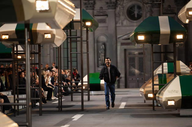 PFW - Louis Vuitton Runway - Paris French-Belgian fashion designer Nicolas Ghesquiere aknowledges the audience at the end of the Louis Vuitton Women s Spring Summer 2027 collection fashion show as part of the Paris Fashion Week, in Paris, France on October 6, 2026. Photo by Alexis Jumeau ABACAPRESS.COM Paris France  Copyright: xJumeauxAlexis ABACAx
