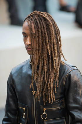 PFW - Louis Vuitton Front Row - Paris US actor and singer Jaden Smith poses as she arrives ahead of the Louis Vuitton Women s Spring Summer 2027 collection fashion show as part of the Paris Fashion Week, in Paris, France on October 6, 2026. Photo by Alexis Jumeau ABACAPRESS.COM Paris France  Copyright: xJumeauxAlexis ABACAx