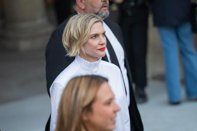 PFW - Louis Vuitton Front Row - Paris US actress Rhea Seehorn poses as she arrives ahead of the Louis Vuitton Women s Spring Summer 2027 collection fashion show as part of the Paris Fashion Week, in Paris, France on October 6, 2026. Photo by Alexis Jumeau ABACAPRESS.COM Paris France  Copyright: xJumeauxAlexis ABACAx
