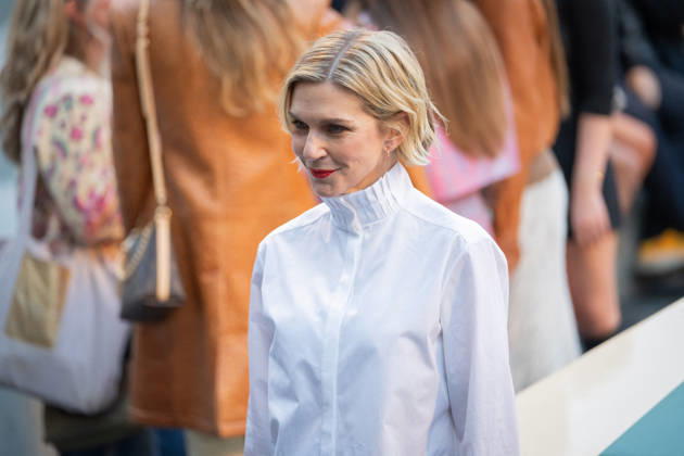 PFW - Louis Vuitton Front Row - Paris US actress Rhea Seehorn poses as she arrives ahead of the Louis Vuitton Women s Spring Summer 2027 collection fashion show as part of the Paris Fashion Week, in Paris, France on October 6, 2026. Photo by Alexis Jumeau ABACAPRESS.COM Paris France  Copyright: xJumeauxAlexis ABACAx