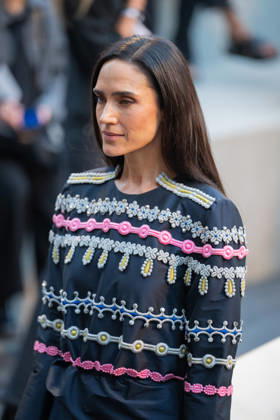 PFW - Louis Vuitton Front Row - Paris Jennifer Connelly poses as she arrives ahead of the Louis Vuitton Women s Spring Summer 2027 collection fashion show as part of the Paris Fashion Week, in Paris, France on October 6, 2026. Photo by Alexis Jumeau ABACAPRESS.COM Paris France Copyright: xJumeauxAlexis ABACAx