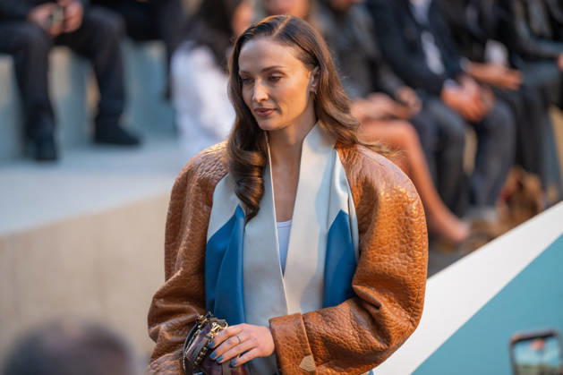 PFW - Louis Vuitton Front Row - Paris Sophie Turner poses as she arrives ahead of the Louis Vuitton Women s Spring Summer 2027 collection fashion show as part of the Paris Fashion Week, in Paris, France on October 6, 2026. Photo by Alexis Jumeau ABACAPRESS.COM Paris France  Copyright: xJumeauxAlexis ABACAx