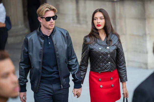 PFW - Louis Vuitton Front Row - Paris Belgium s midfielder 07 Kevin De Bruyne (L) and his wife Michele De Bruyne poses as she arrives ahead of the Louis Vuitton Women s Spring Summer 2027 collection fashion show as part of the Paris Fashion Week, in Paris, France on October 6, 2026. Photo by Alexis Jumeau ABACAPRESS.COM Paris France  Copyright: xJumeauxAlexis ABACAx