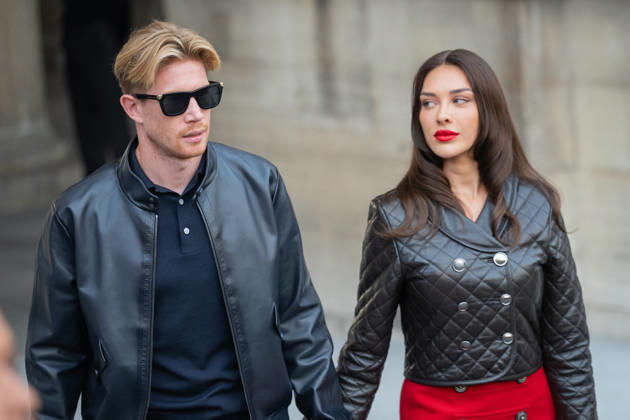 PFW - Louis Vuitton Front Row - Paris Belgium s midfielder 07 Kevin De Bruyne (L) and his wife Michele De Bruyne poses as she arrives ahead of the Louis Vuitton Women s Spring Summer 2027 collection fashion show as part of the Paris Fashion Week, in Paris, France on October 6, 2026. Photo by Alexis Jumeau ABACAPRESS.COM Paris France  Copyright: xJumeauxAlexis ABACAx