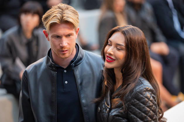 PFW - Louis Vuitton Front Row - Paris Belgium s midfielder 07 Kevin De Bruyne (L) and his wife Michele De Bruyne poses as she arrives ahead of the Louis Vuitton Women s Spring Summer 2027 collection fashion show as part of the Paris Fashion Week, in Paris, France on October 6, 2026. Photo by Alexis Jumeau ABACAPRESS.COM Paris France  Copyright: xJumeauxAlexis ABACAx