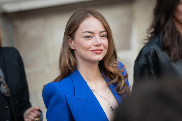 PFW - Louis Vuitton Front Row - Paris Emma Stone poses as she arrives ahead of the Louis Vuitton Women s Spring Summer 2027 collection fashion show as part of the Paris Fashion Week, in Paris, France on October 6, 2026. Photo by Alexis Jumeau ABACAPRESS.COM Paris France  Copyright: xJumeauxAlexis ABACAx