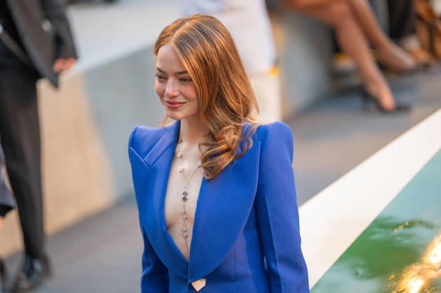 PFW - Louis Vuitton Front Row - Paris Emma Stone poses as she arrives ahead of the Louis Vuitton Women s Spring Summer 2027 collection fashion show as part of the Paris Fashion Week, in Paris, France on October 6, 2026. Photo by Alexis Jumeau ABACAPRESS.COM Paris France  Copyright: xJumeauxAlexis ABACAx
