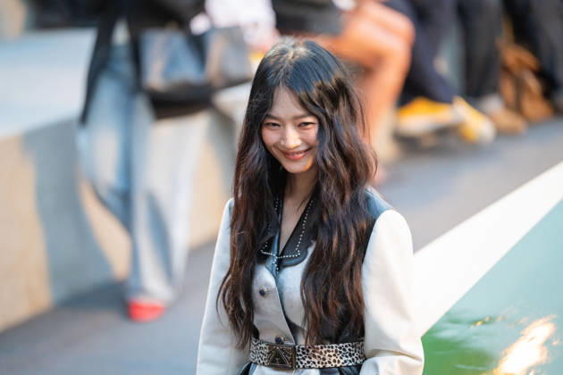 PFW - Louis Vuitton Front Row - Paris Shin Min-ah poses as she arrives ahead of the Louis Vuitton Women s Spring Summer 2027 collection fashion show as part of the Paris Fashion Week, in Paris, France on October 6, 2026. Photo by Alexis Jumeau ABACAPRESS.COM Paris France  Copyright: xJumeauxAlexis ABACAx