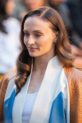 PFW - Louis Vuitton Front Row - Paris Sophie Turner poses as she arrives ahead of the Louis Vuitton Women s Spring Summer 2027 collection fashion show as part of the Paris Fashion Week, in Paris, France on October 6, 2026. Photo by Alexis Jumeau ABACAPRESS.COM Paris France  Copyright: xJumeauxAlexis ABACAx
