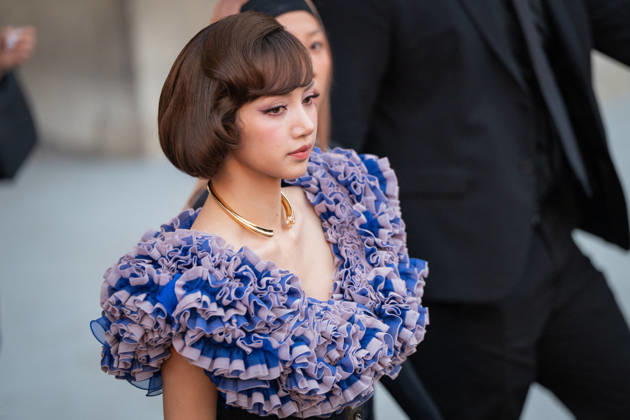 PFW - Louis Vuitton Front Row - Paris Thai singer and actress Lisa poses as she arrives ahead of the Louis Vuitton Women s Spring Summer 2027 collection fashion show as part of the Paris Fashion Week, in Paris, France on October 6, 2026. Photo by Alexis Jumeau ABACAPRESS.COM Paris France  Copyright: xJumeauxAlexis ABACAx