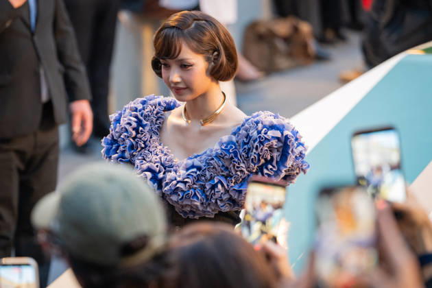 PFW - Louis Vuitton Front Row - Paris Thai singer and actress Lisa poses as she arrives ahead of the Louis Vuitton Women s Spring Summer 2027 collection fashion show as part of the Paris Fashion Week, in Paris, France on October 6, 2026. Photo by Alexis Jumeau ABACAPRESS.COM Paris France  Copyright: xJumeauxAlexis ABACAx