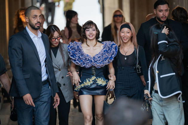 PFW - Louis Vuitton Front Row - Paris Thai singer and actress Lisa poses as she arrives ahead of the Louis Vuitton Women s Spring Summer 2027 collection fashion show as part of the Paris Fashion Week, in Paris, France on October 6, 2026. Photo by Alexis Jumeau ABACAPRESS.COM Paris France  Copyright: xJumeauxAlexis ABACAx