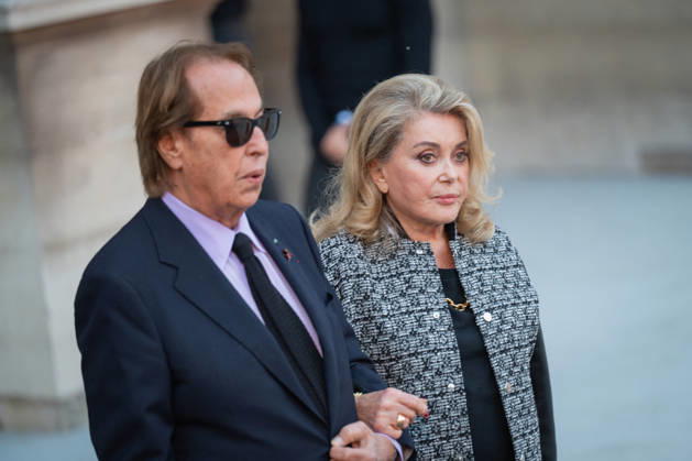 PFW - Louis Vuitton Front Row - Paris Catherine Deneuve poses as she arrives ahead of the Louis Vuitton Women s Spring Summer 2027 collection fashion show as part of the Paris Fashion Week, in Paris, France on October 6, 2026. Photo by Alexis Jumeau ABACAPRESS.COM Paris France  Copyright: xJumeauxAlexis ABACAx