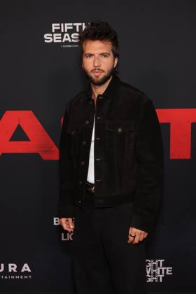 Los Angeles CA Oct 6: Guy Burnet at the film Premiere of The Beast on October6, 2026 Credit: USA  - ZUMAa123 20261006_zaa_a123_135 Copyright: xAdMediax