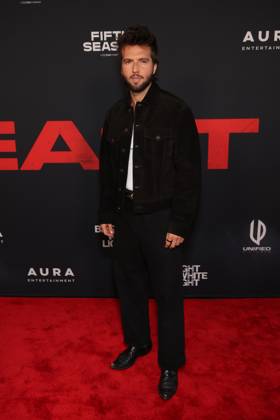 Los Angeles CA Oct 6: Guy Burnet at the film Premiere of The Beast on October6, 2026 Credit: USA  - ZUMAa123 20261006_zaa_a123_151 Copyright: xAdMediax