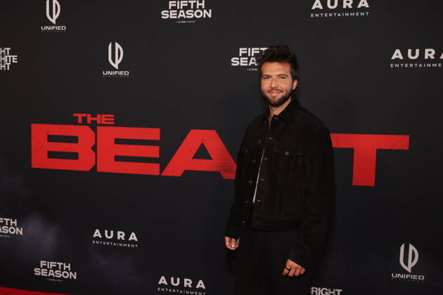 Los Angeles CA Oct 6: Guy Burnet at the film Premiere of The Beast on October6, 2026 Credit: USA  - ZUMAa123 20261006_zaa_a123_178 Copyright: xAdMediax