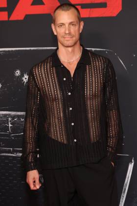 Los Angeles CA Oct 6: Joel Kinnaman at the film Premiere of The Beast on October6, 2026 Credit: USA  - ZUMAa123 20261006_zaa_a123_207 Copyright: xAdMediax