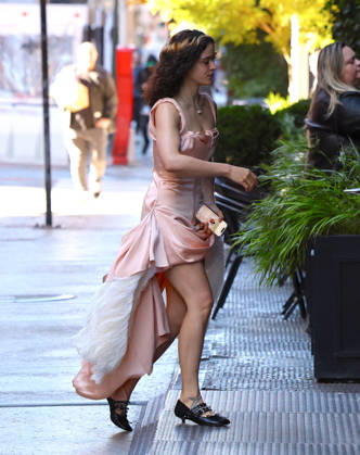 Rosalia Leaves Her Hotel - NYC Spanish Singer Rosalia with a nice pink dress leaves her hotel in New York on October 6, 2026. Photp by Dylan Travis ABACAPRESS.COM New York City NY United States Copyright: xDylanxTravis ABACAx