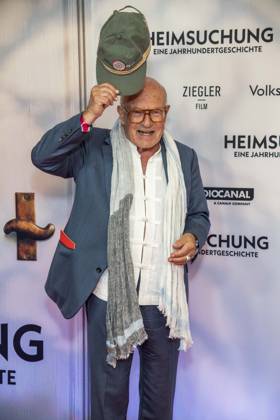 ABB HEIMSUCHUNG- Volker Schloendorff zu Gast auf dem roten Teppich bei der Deutschland Premiere von Volker Schloendorff Kinofilm Heimsuchung im Kino International am 06.10.2026 in Berlin Berlin Deutschland