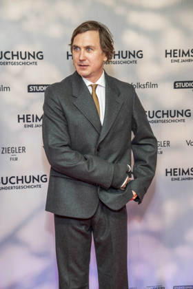 ABB HEIMSUCHUNG- Lars Eidinger zu Gast auf dem roten Teppich bei der Deutschland Premiere von Volker Schloendorff Kinofilm Heimsuchung im Kino International am 06.10.2026 in Berlin Berlin Deutschland