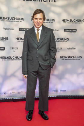 ABB HEIMSUCHUNG- Lars Eidinger zu Gast auf dem roten Teppich bei der Deutschland Premiere von Volker Schloendorff Kinofilm Heimsuchung im Kino International am 06.10.2026 in Berlin Berlin Deutschland