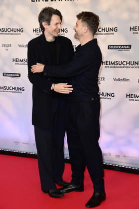 Sabin Tambrea und Friedrich Mücke bei der Premiere des Kinofilms Heimsuchung im Kino International. Berlin, 06.10.2026