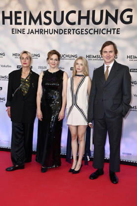 Susanne Wolff, Martina Gedeck, Maria Matschke Engel und Lars Eidinger bei der Premiere des Kinofilms Heimsuchung im Kino International. Berlin, 06.10.2026