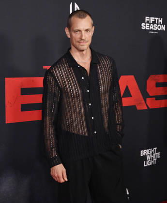 Cast member Joel Kinnaman attends the premiere of the motion picture thriller The Beast at the Academy museum of Motion Pictures in Los Angeles on Tuesday, October 10, 2026. Storyline: When a militia of unidentified hostiles coordinates a coup against the U.S., the president uncovers the extent of The Beast s highly classified offensive capabilities in order to save his life and America. LAP20261006829 JIMxRUYMEN
