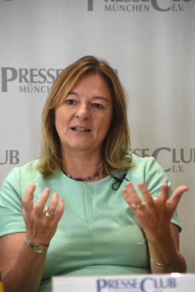 Anja Berger Stadträtin. München 07.10.2026 Presseclub München Eigenveranstaltung: Nach der Wiesn ist vor der Wiesn Das Rekord-Oktoberfest. Eine unterhaltsame Bilanz des größten Volksfestes der Welt mit Wirten, Pfarrern, Kellnerinnen, Trachtlern und Politikerinnen Foto Muenchen