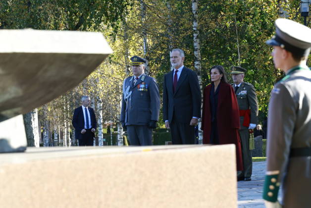 07-10-2026 Finland King Felipe and Queen Letizia during the wreath-laying ceremony at Hietaniemi Cemetery, Finland s national cemetery and the final resting place of many former presidents and other prominent figures on the 2nd day of the 2 day statevisit to Finland. Â Copyright: xPPEx