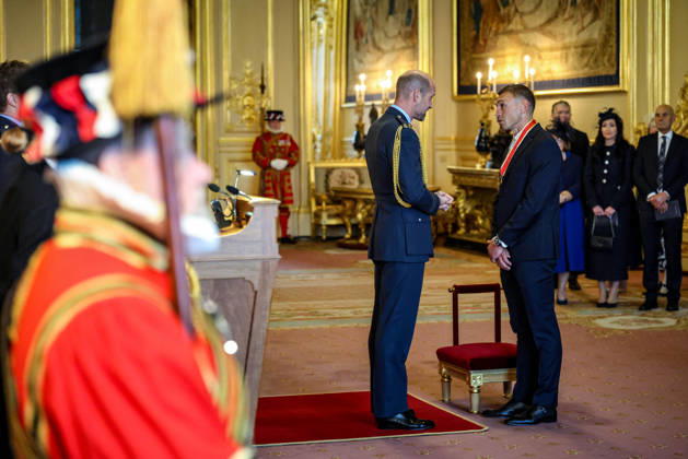 Investitures at Windsor Castle 07 10 2026. Windsor, UK. Sir Kevin Sinfield receives the Honour of Knighthood from The Prince of Wales at an investiture ceremony at Windsor Castle, Berkshire., Credit:Andrew Parsons Kensington Palace B66 Avalon United Kingdom, England, Windsor Copyright: xAndrewxParsonsx xKensingtonxPalacex xB66x xAvalonx 1141202889