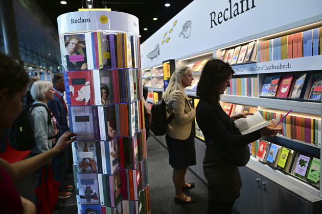 Eroeffnung der 78. Frankfurter Buchmesse am Mittwoch (07.10.2026) in Frankfurt am Main. Zunaechst sind die Messehallen der Buchbranche vorbehalten, von Freitag 11 Uhr an bis zum Messeschluss am Sonntag sind auch Privatbesucher willkommen. Ehrengastland der Buchmesse ist in diesem Jahr Tschechien. Das Nachbarland praesentiert seine Literaturszene mit mehr als 100 Veranstaltungen. (Siehe epd-Meldung vom 07.10.2026)