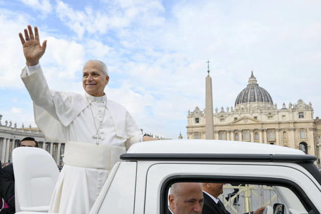 Pope Leo XIV Leads The General Audience - Vatican Pope Leo XIV attends the weekly general audience in Saint Peter’s square, Vatican on October 7, 2026. Photo by (EV) Simone Risoluti Vatican Media ABACAPRESS.COM Rome  Copyright: xABACAx