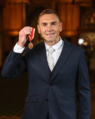 Investitures at Windsor Castle 07 10 2026. Windsor, UK. Sir Kevin Sinfield receives the Honour of Knighthood from The Prince of Wales at an investiture ceremony at Windsor Castle, Berkshire., Credit:Andrew Parsons Kensington Palace B66 Avalon United Kingdom, England, Windsor Copyright: xAndrewxParsonsx xKensingtonxPalacex xB66x xAvalonx 1141208919