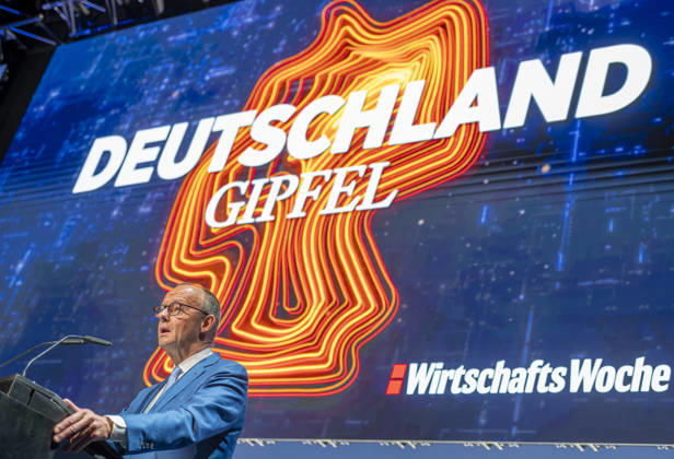 Friedrich Merz EUR, Deutschland, Berlin, 07.10.2026: Keynote von Bundeskanzler Friedrich Merz (CDU) zur Lage unseres Landes anlässlich der in Berlin stattfindenen Jubiläumsveranstaltung von 80 Jahre Handelsblatt und 100 Jahre WirtschaftsWoche.