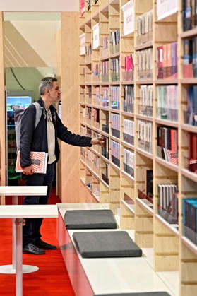Frankfurter Buchmesse 2026. Besucher der Frankfurter Buchmesse am 07.10.2026. 20261007MWI151283