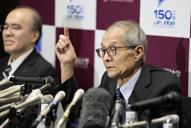 Nobel chemistry prize co-winner Soai Kenso Soai (R), a professor emeritus at the Tokyo University of Science, attends a press conference at the university in Tokyo on Oct. 7, 2026, after receiving the 2026 Nobel Prize in Chemistry. Soai and French researcher Henri Kagan shared the prize for the discovery of non-linear effects and autocatalysis in asymmetric organic synthesis, the Royal Swedish Academy of Sciences said earlier in the day. A14AA0005630372P