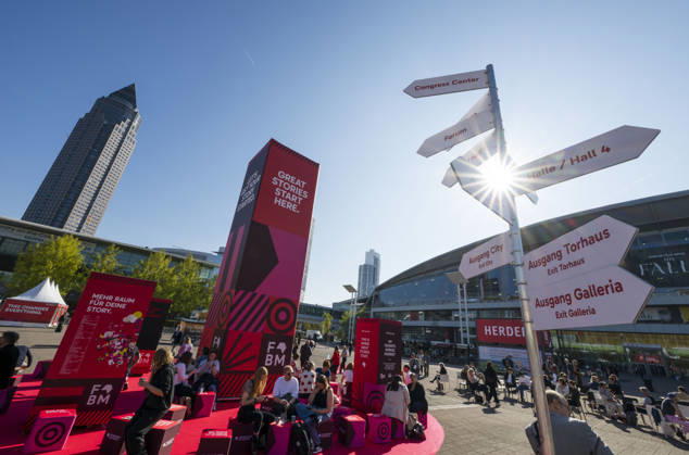 Eroeffnung der 78. Frankfurter Buchmesse am Mittwoch (07.10.2026) in Frankfurt am Main. Zunaechst sind die Messehallen der Buchbranche vorbehalten, von Freitag 11 Uhr an bis zum Messeschluss am Sonntag sind auch Privatbesucher willkommen. Ehrengastland der Buchmesse ist in diesem Jahr Tschechien. Das Nachbarland praesentiert seine Literaturszene mit mehr als 100 Veranstaltungen. (Siehe epd-Meldung vom 07.10.2026)